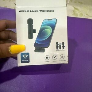 Wireless Lavalier Microphone for Smartphones - Black